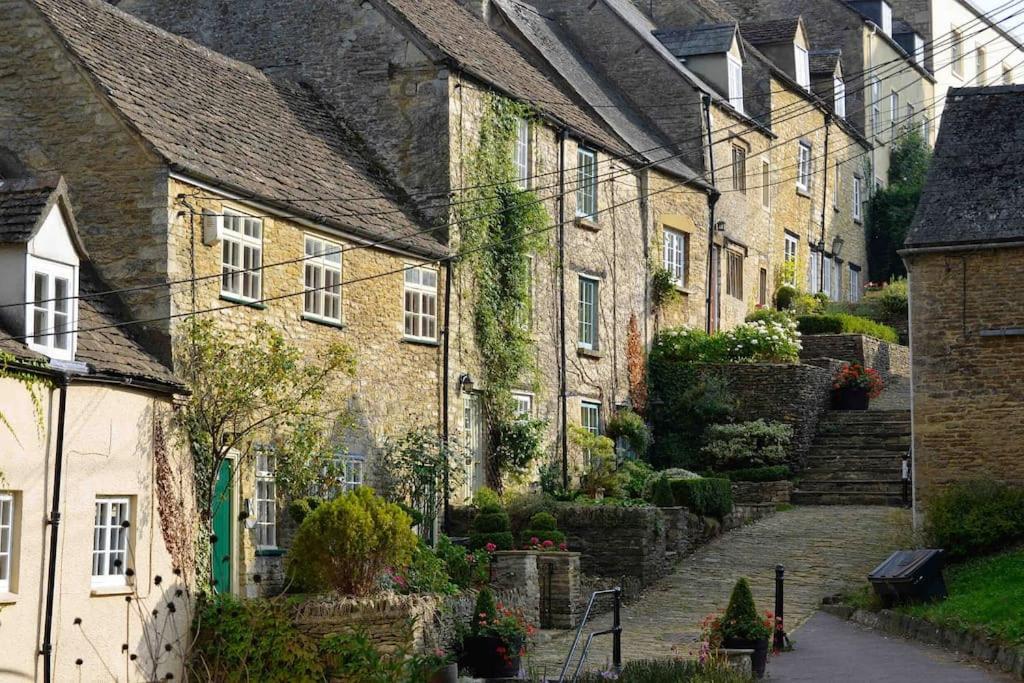 Stylish One Bedroom Cotswold Coach House 泰特伯里 外观 照片