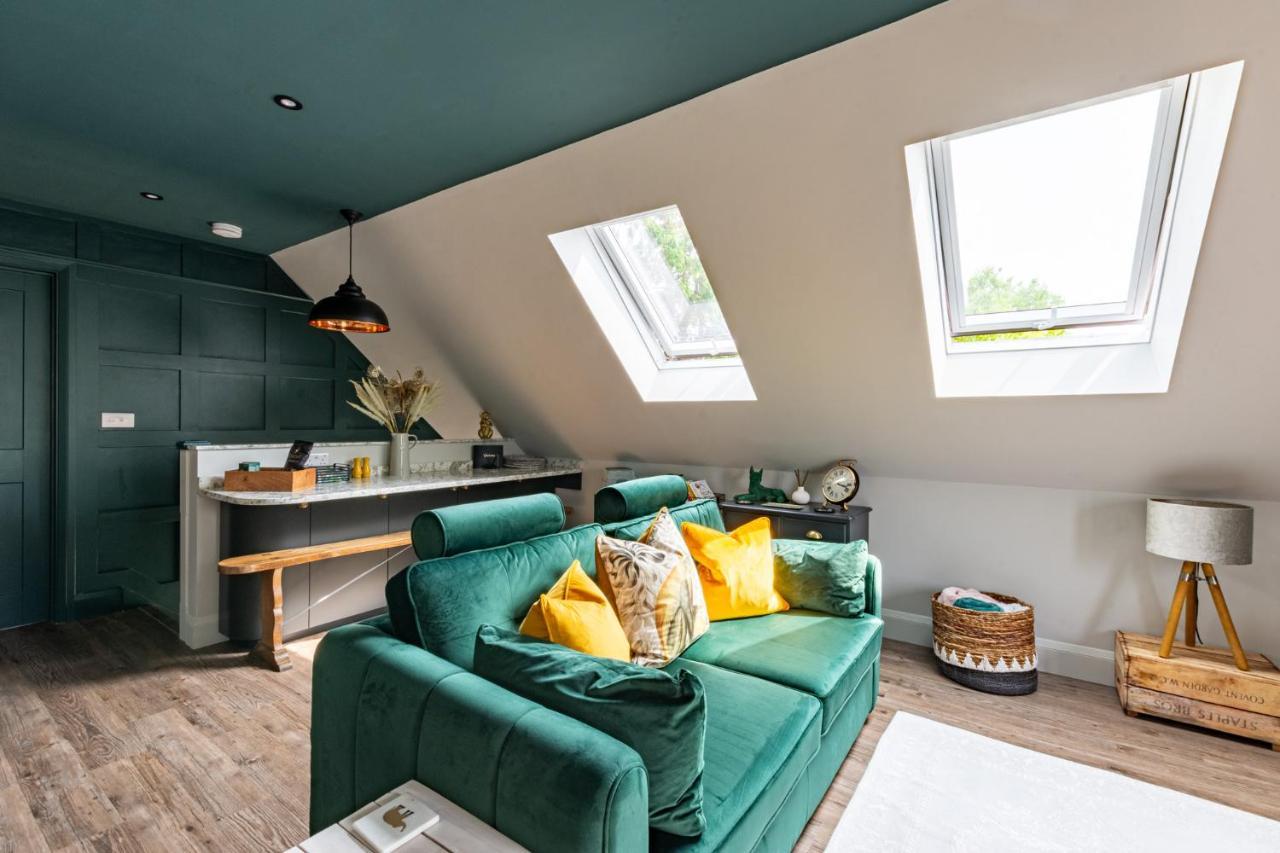 Stylish One Bedroom Cotswold Coach House 泰特伯里 外观 照片